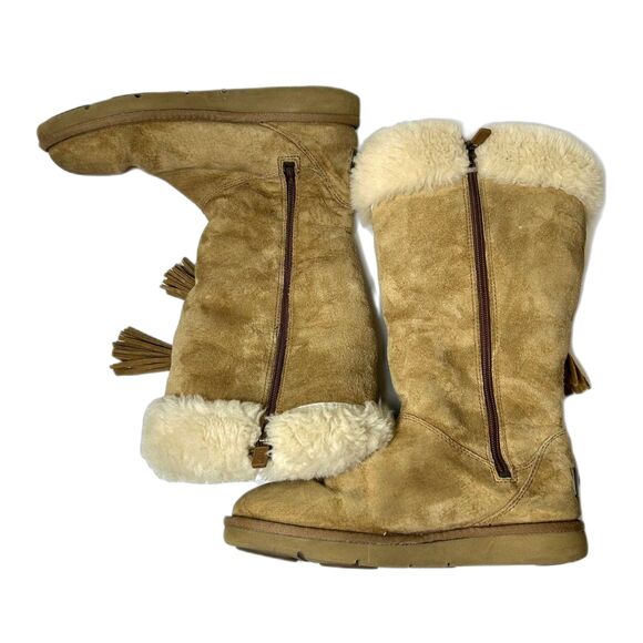 UGG Plumdale Tassle Charm Beige Suede Sheepskin Cuff Side Zip Boots Size 5 - Picture 15 of 15
